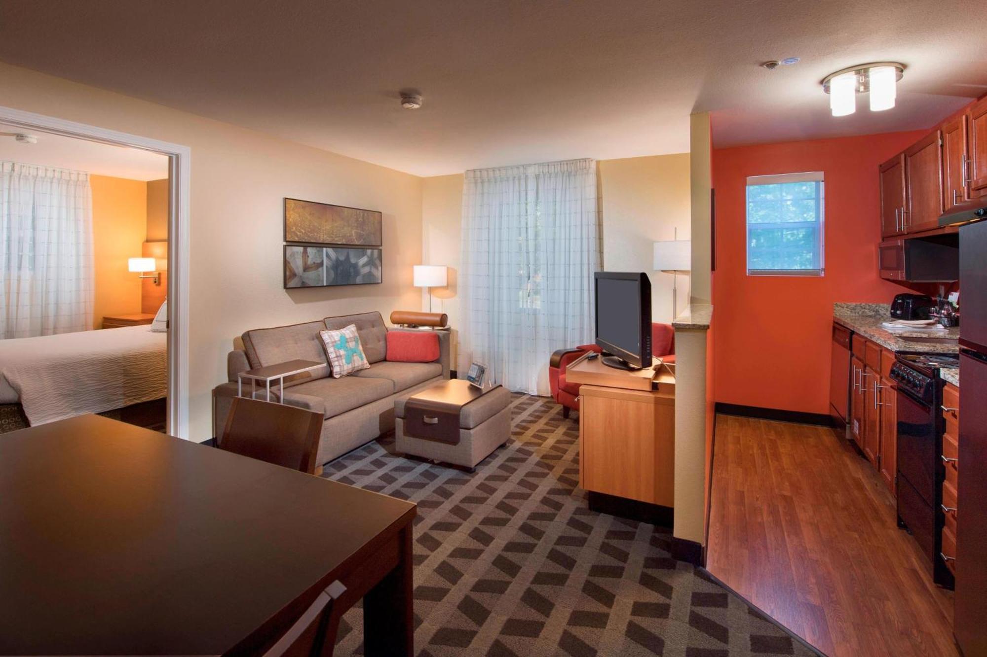 Towneplace Suites By Marriott Atlanta Алфарета Екстериор снимка