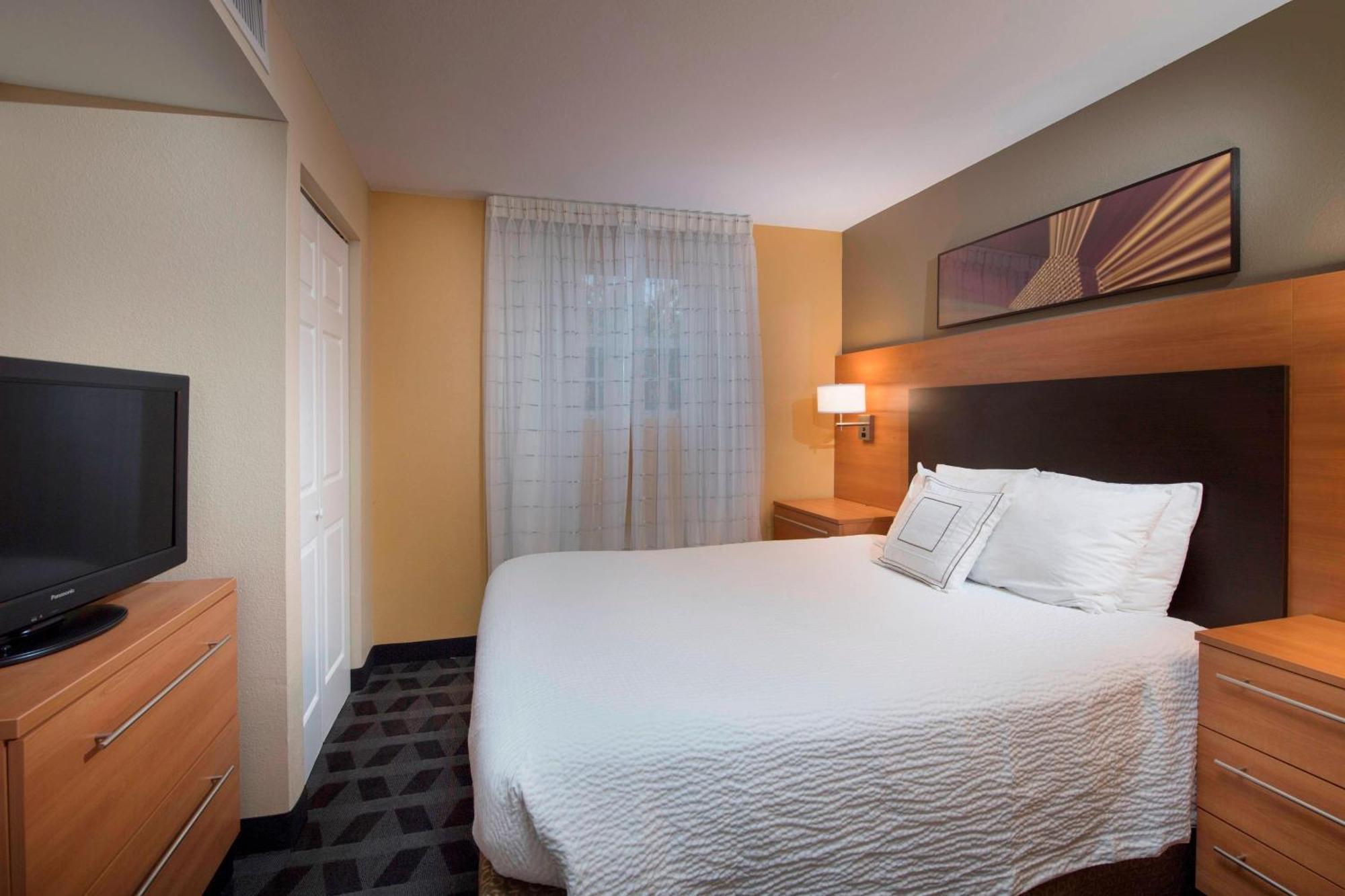 Towneplace Suites By Marriott Atlanta Алфарета Екстериор снимка